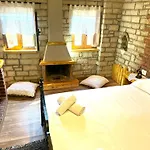 Muzhaqi דירה Nivice (Vlore)