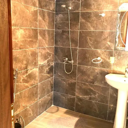 Muzhaqi Apartamento