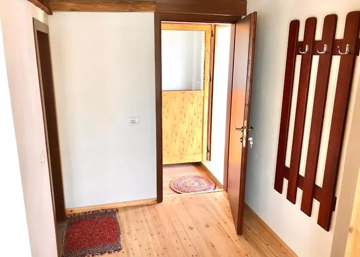 Apartment Muzhaqi *