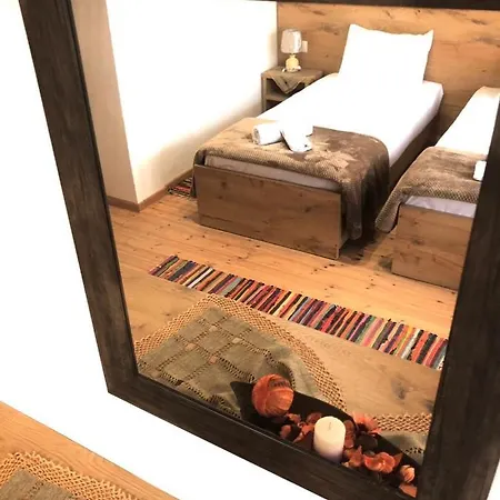 Muzhaqi Apartment Nivice (Vlore)